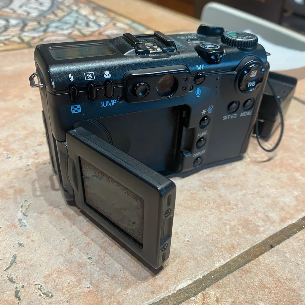 Canon power shot g5 camera